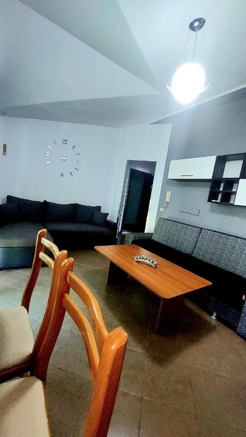 Holiday * Golem (Tirana)